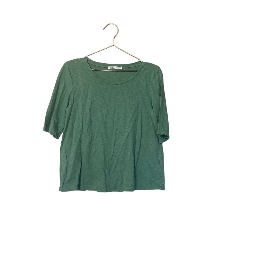 Michael stars one size green slightly cropped t shirt